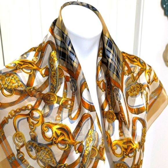 Vintage Coat of Armor/Belts and Buckle Square Scarf - Made in Italy - Picture 5 of 10